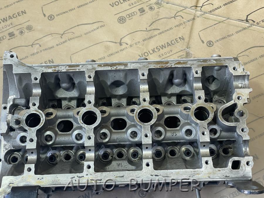Volkswagen Passat 2005- Головка блока 06H103373J